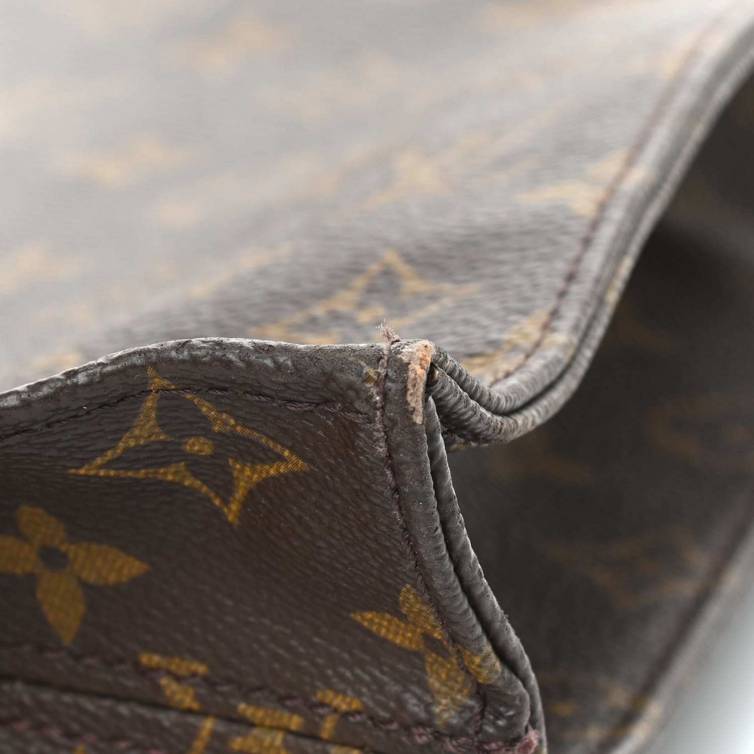 Louis Vuitton Monogram Sac Plat 17 of 17