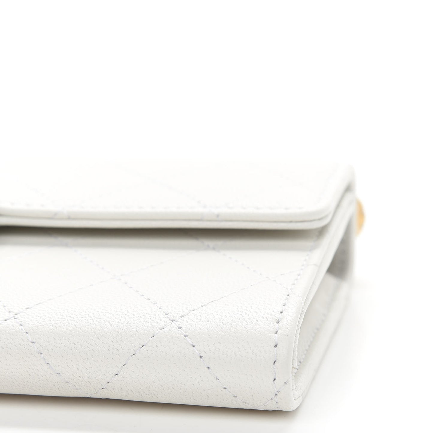 Lambskin Quilted Chic Pearls Clutch With Chain White