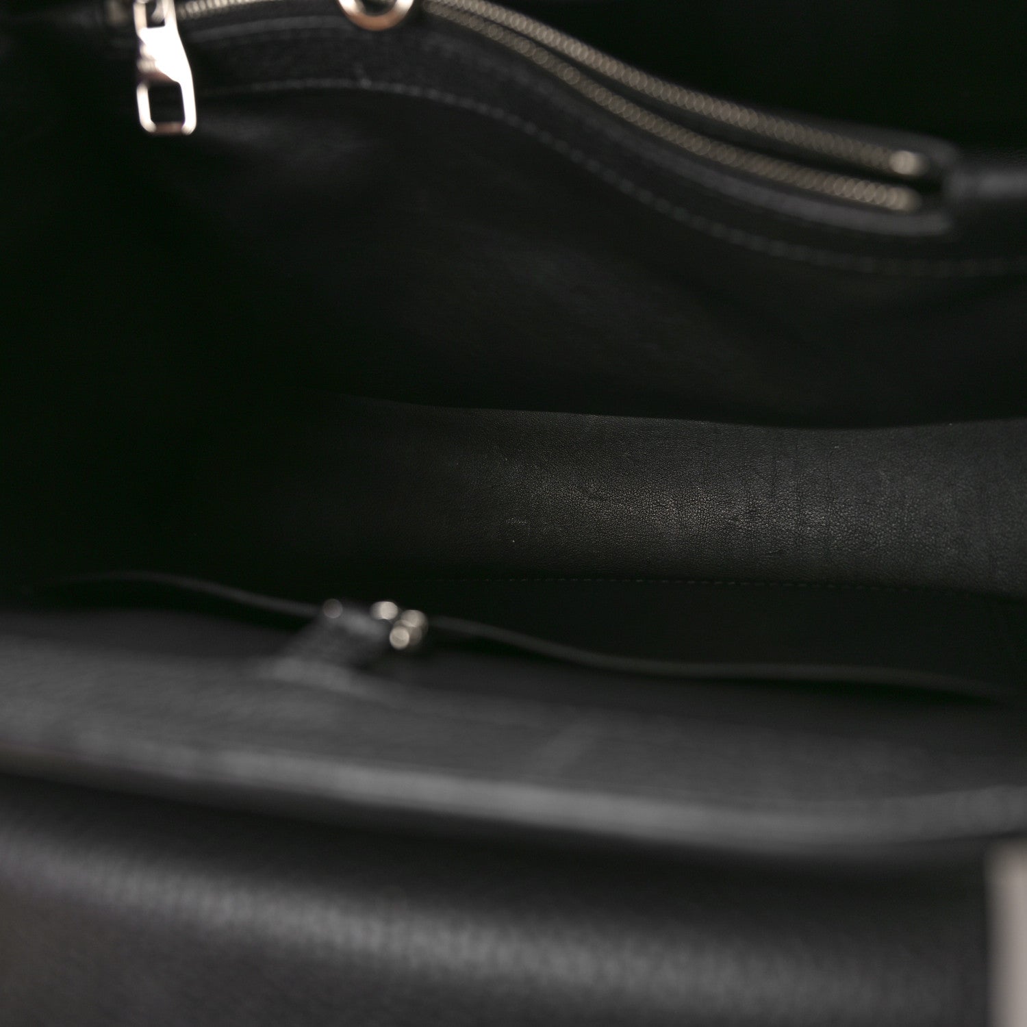 Louis Vuitton Taurillon Snakeskin Capucines MM Black 6 of 9