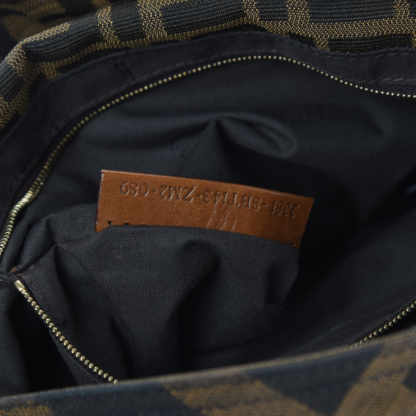 Zucca Vitello Acqua Maxi Baguette Shoulder Bag Tobacco
