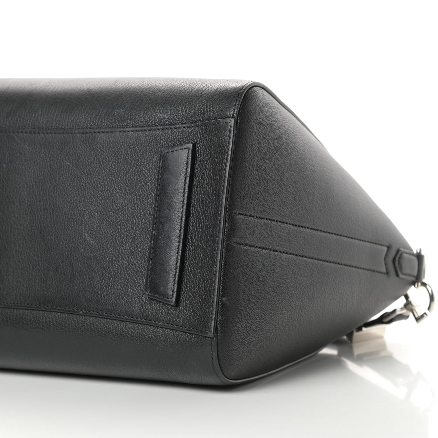 Sugar Goatskin Medium Antigona Black
