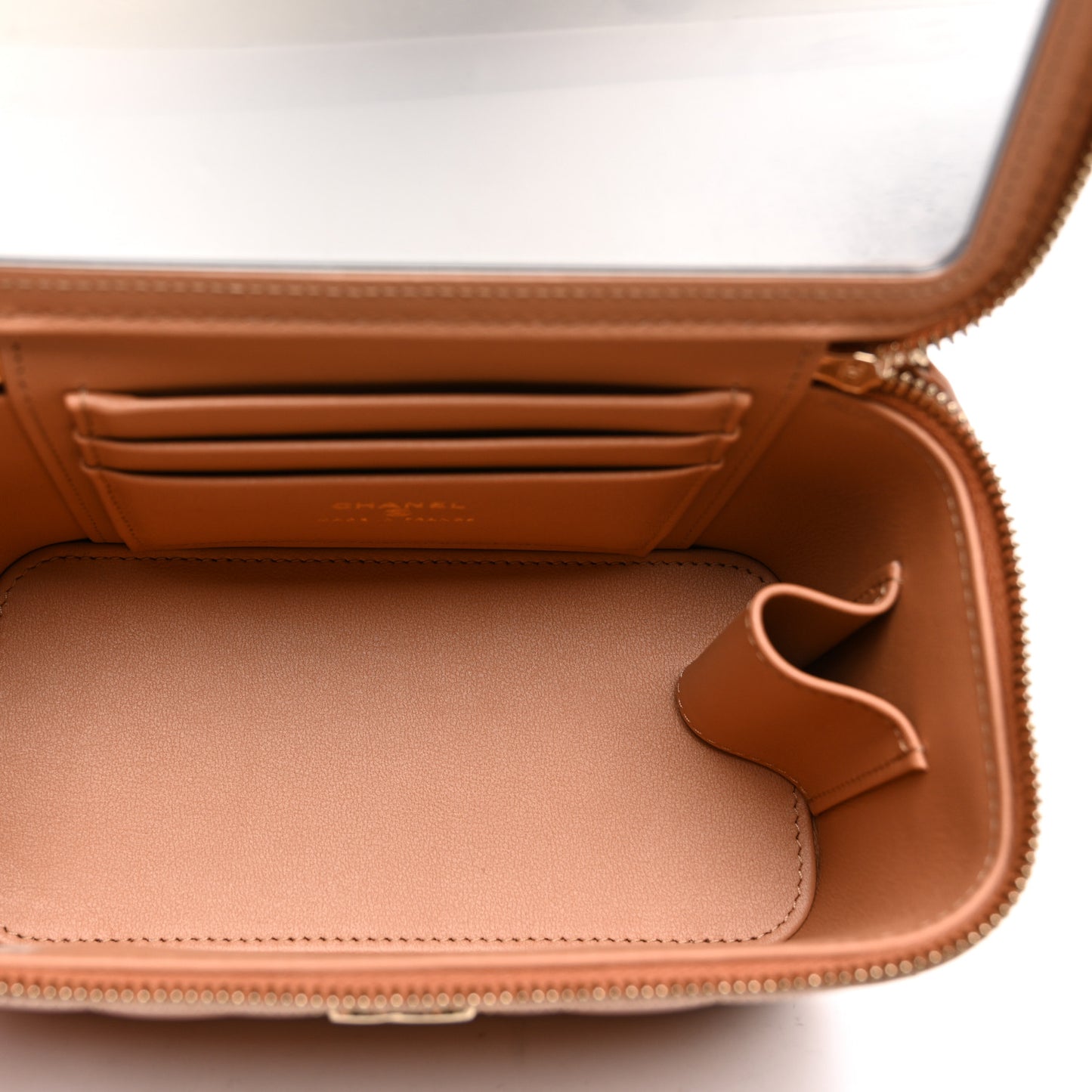 Patent Quilted Pick Me Up Vanity Case Dark Beige