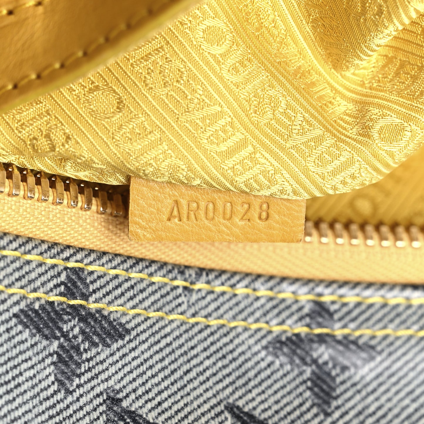 Monogram Pulp Defile Weekender GM Yellow
