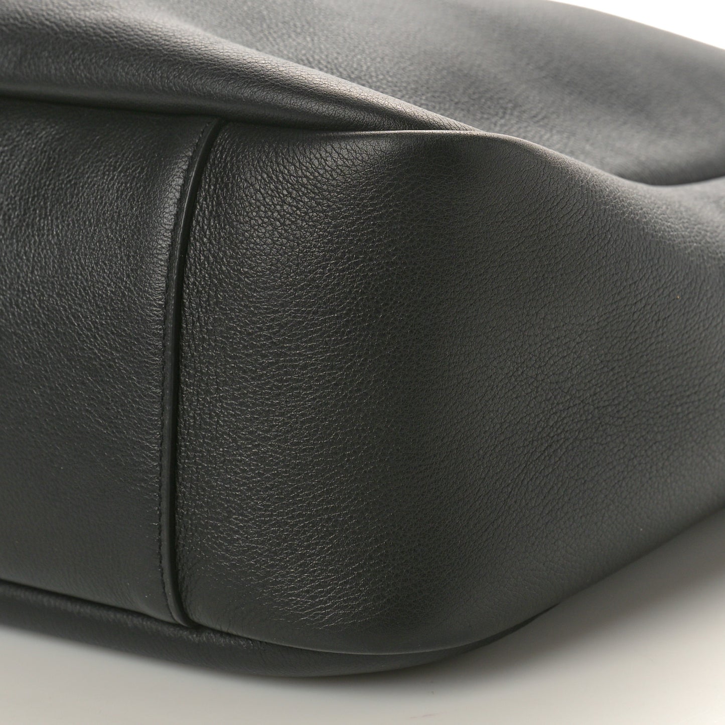 Smooth Calfskin Large Le 5 A 7 Soft Hobo Black