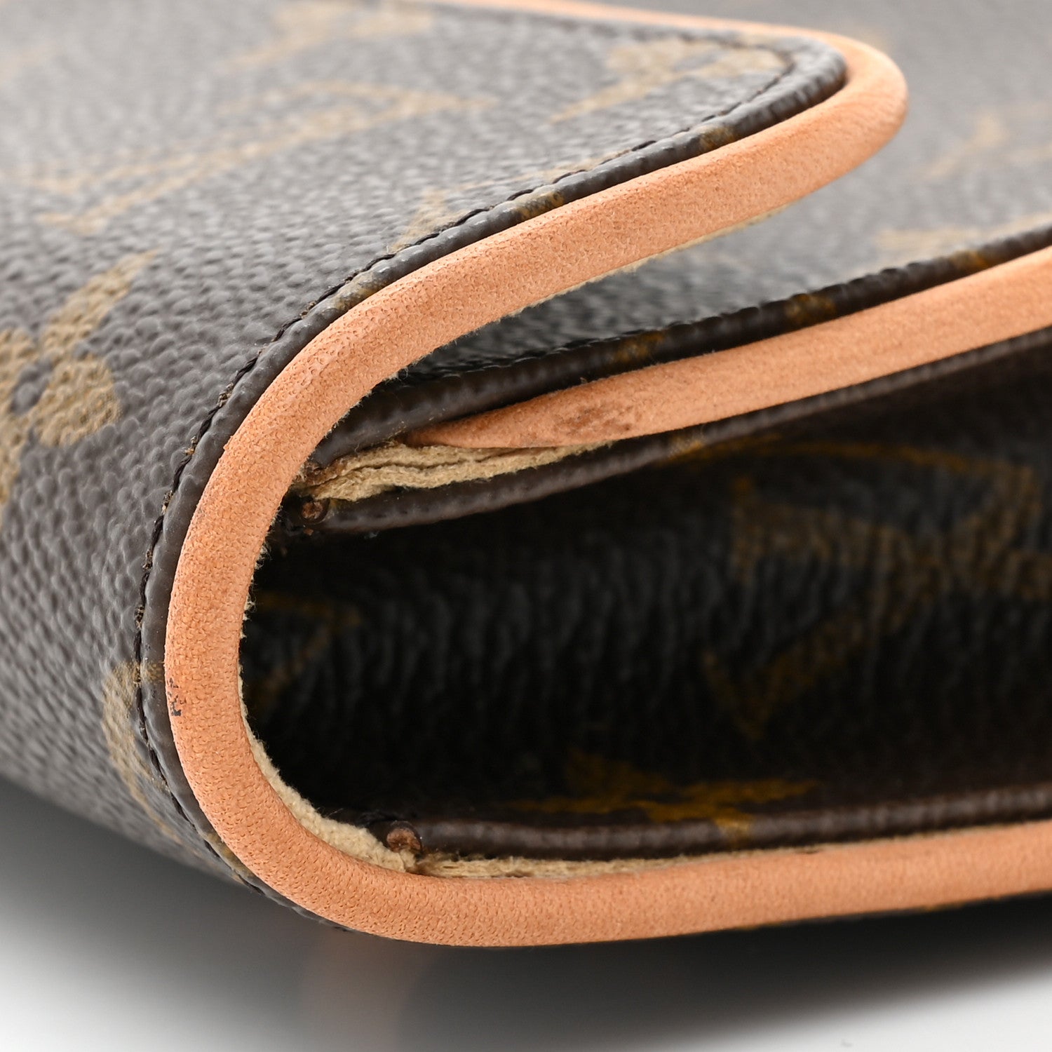 Louis Vuitton Monogram Pochette Florentine S 13 of 13