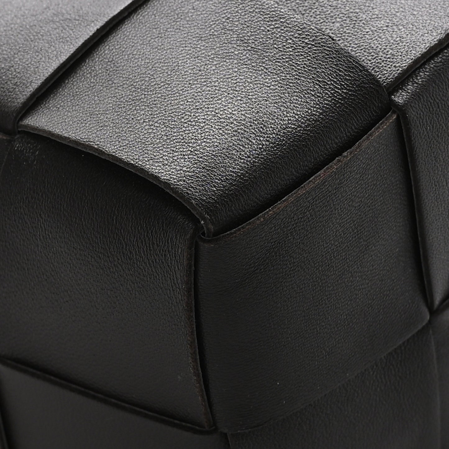 BOTTEGA VENETA Nappa Maxi Intrecciato Cassette Bucket Bag Fondant