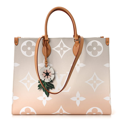 Louis Vuitton Monogram Giant By The Pool OnTheGo GM Brume 1 of 8