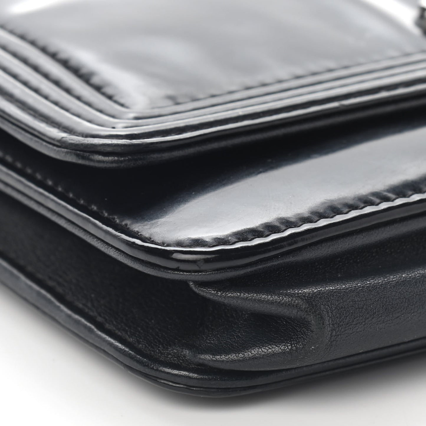 Glazed Calfskin Boy Wallet On Chain WOC Black