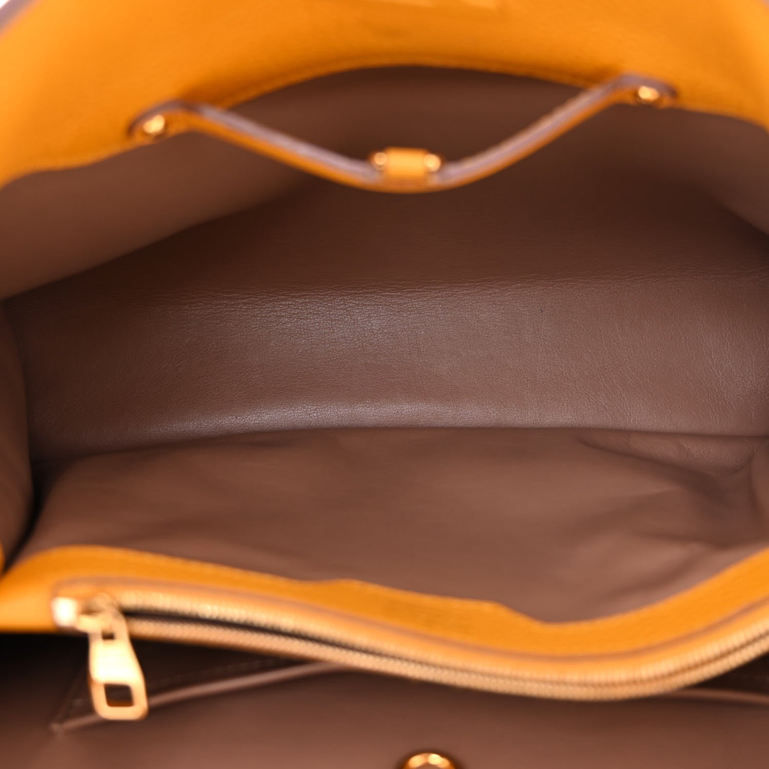 Louis Vuitton Taurillon Capucines MM Tournesol 5 of 9