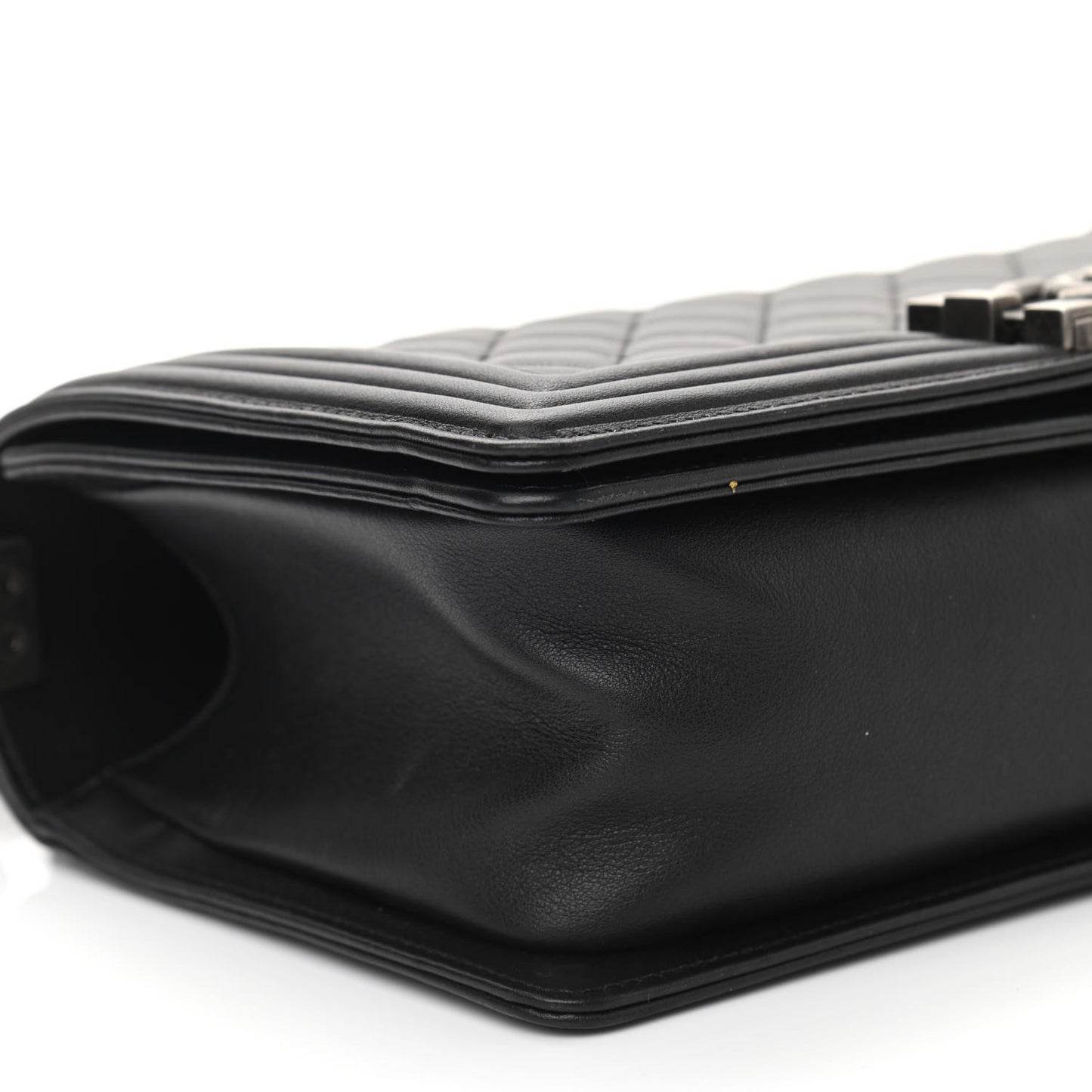 Caviar Quilted Medium Boy Flap Black