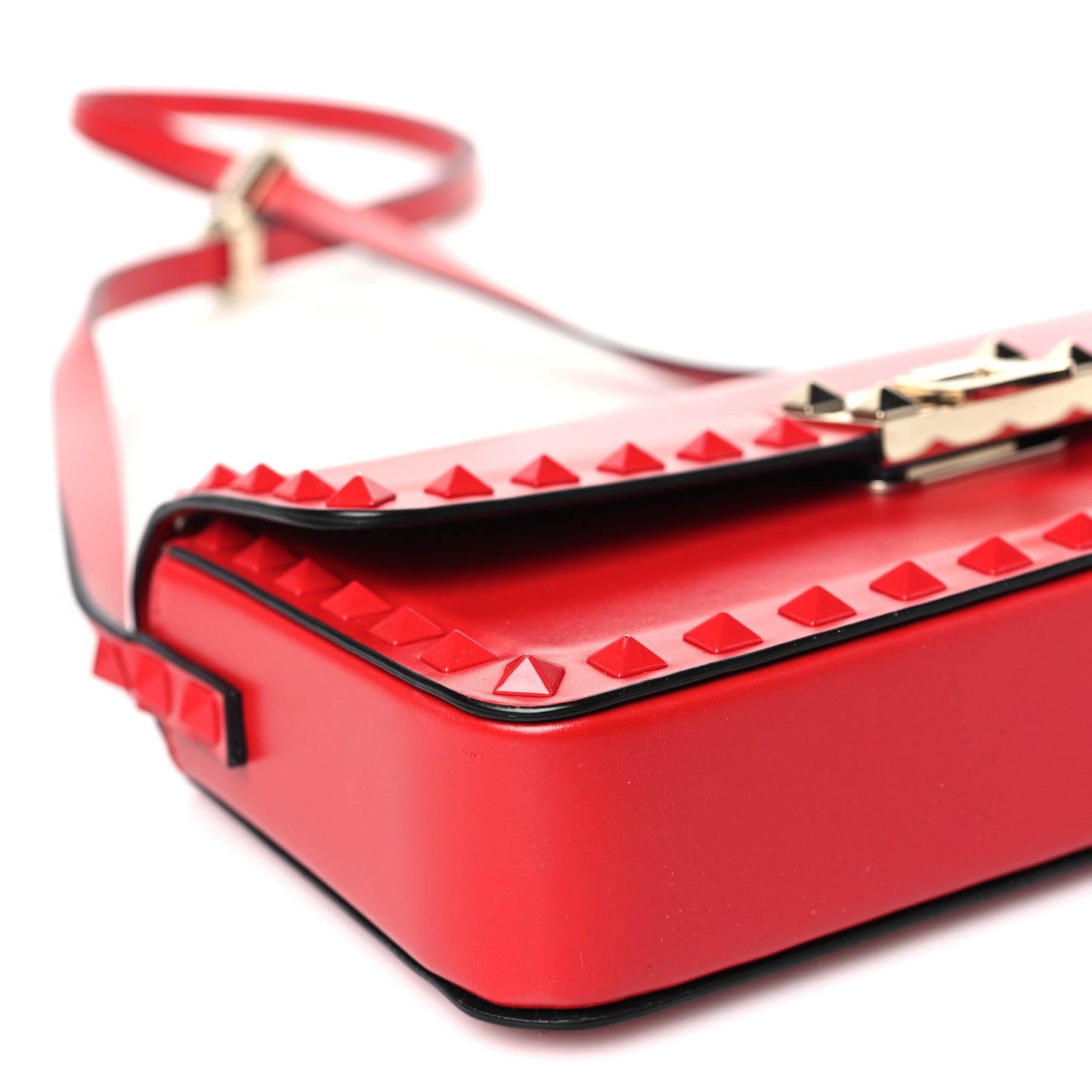 Smooth Calfskin Enamel Tonal E/W Rockstud23 Shoulder Bag Rouge Pur