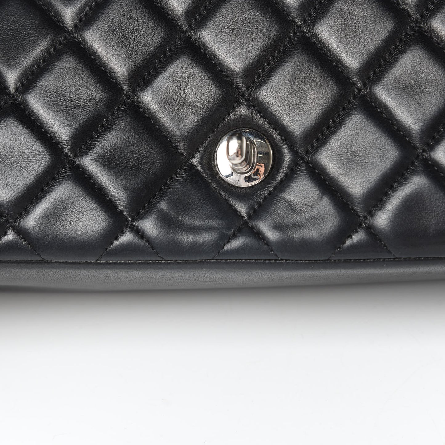 Lambskin Quilted Medium Single Flap Black