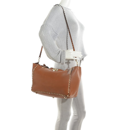 Valentino Garavani Pebbled Calfskin Medium Rockstud Tote Light Cuir 2 of 8