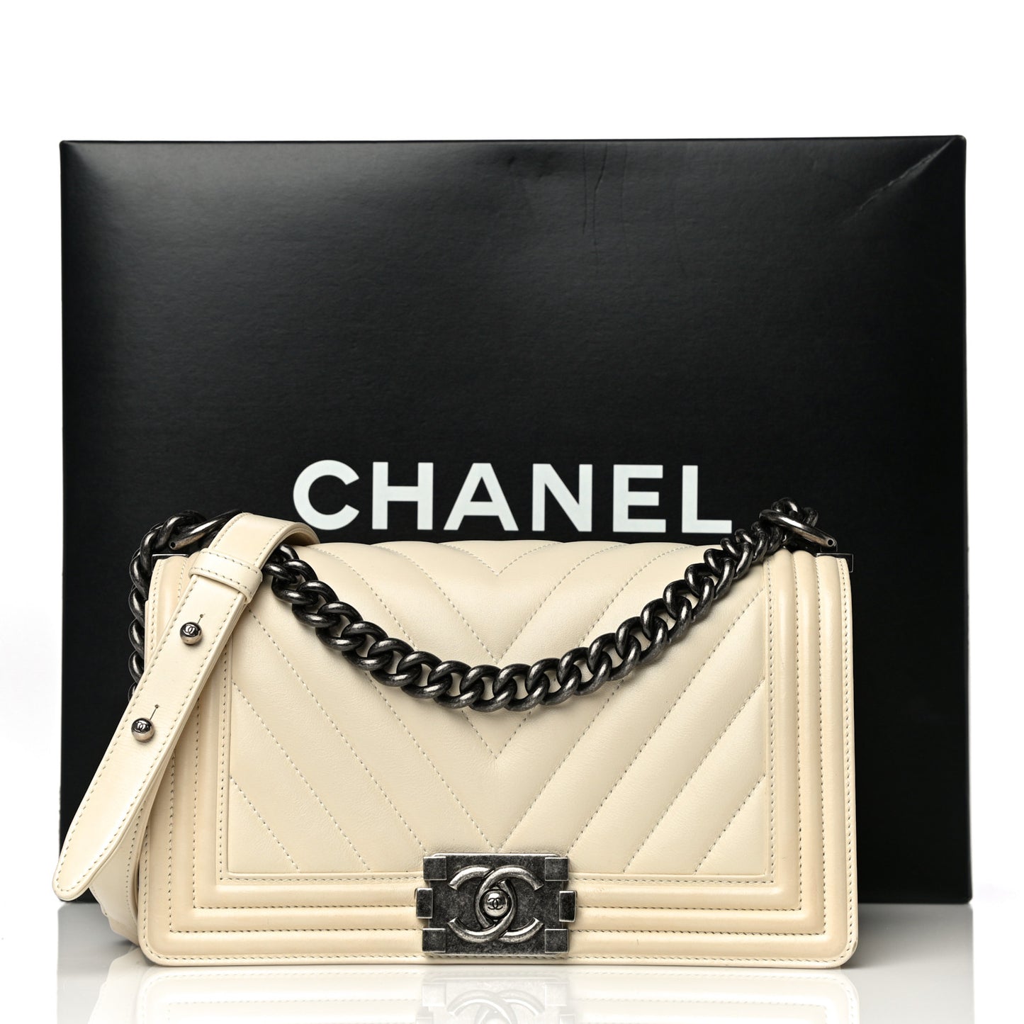 Calfskin Chevron Quilted Medium Boy Flap Ivory