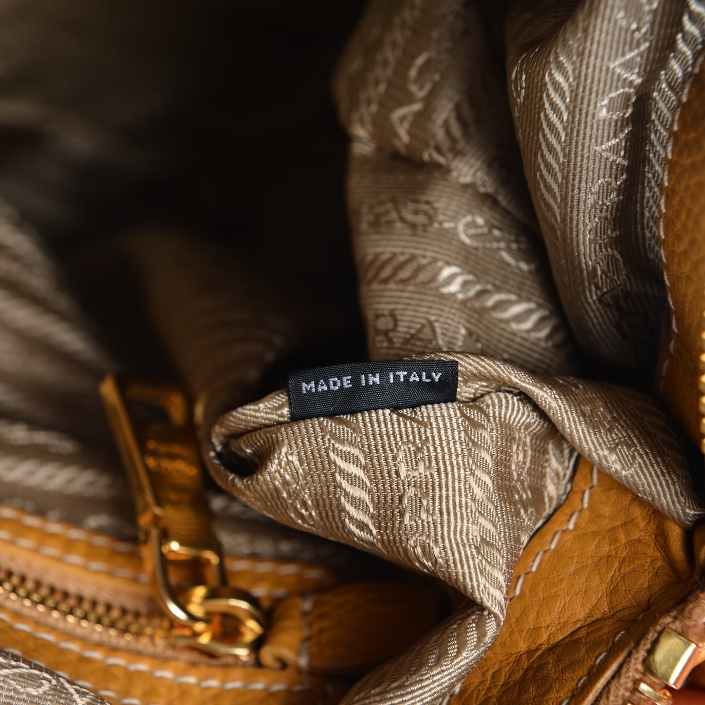 Vitello Daino Top Handle Zip Tote Ocra