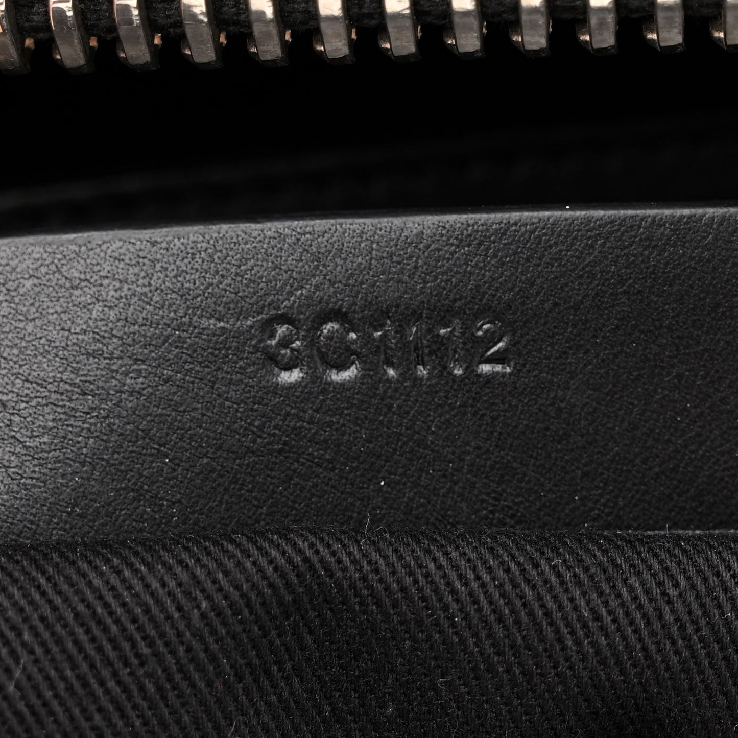Sugar Goatskin Medium Antigona Black