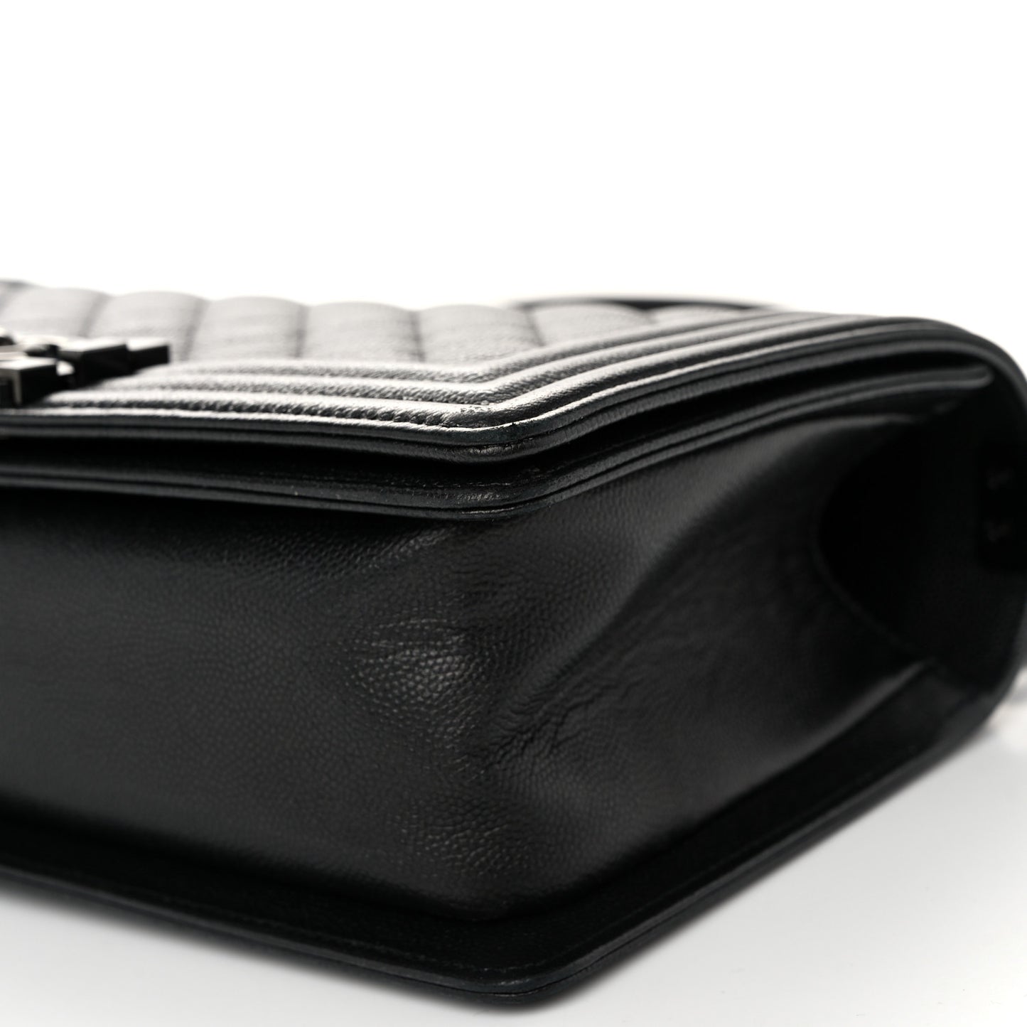 Caviar Quilted Medium Boy Flap So Black