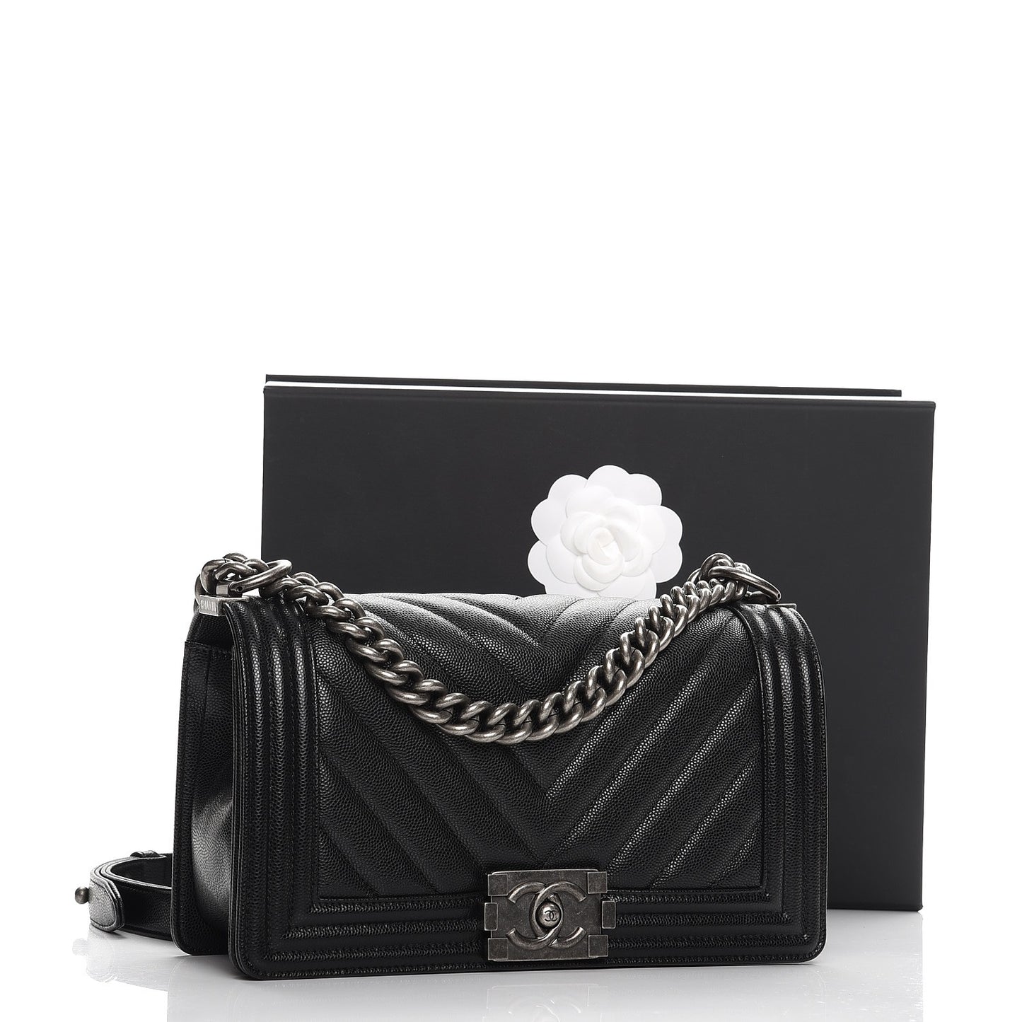 Caviar Chevron Quilted Medium Boy Flap Black