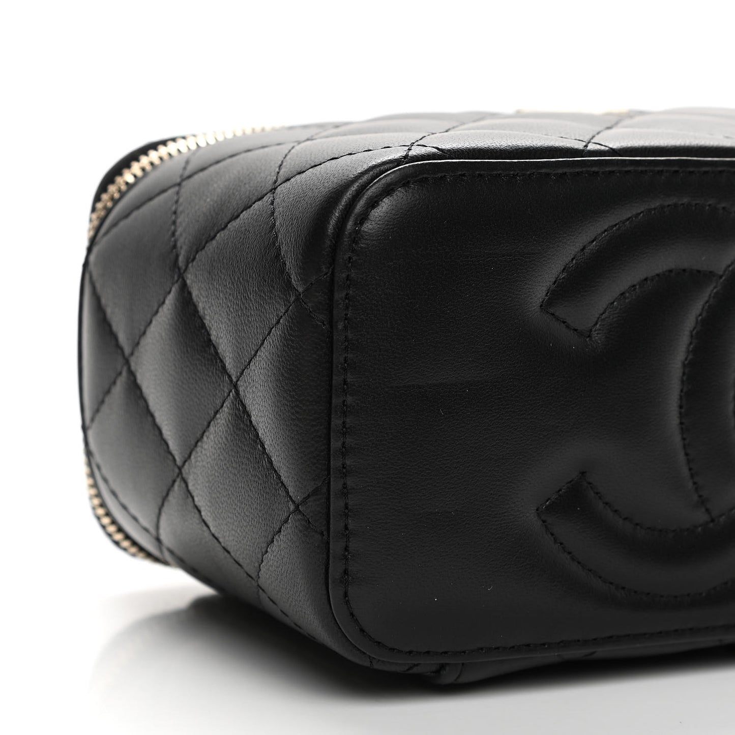 Lambskin Quilted Small Top Handle Vanity Case With Chain Black