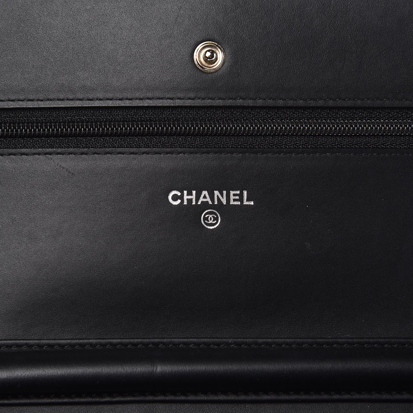 Patent Quilted Wallet On Chain WOC Black