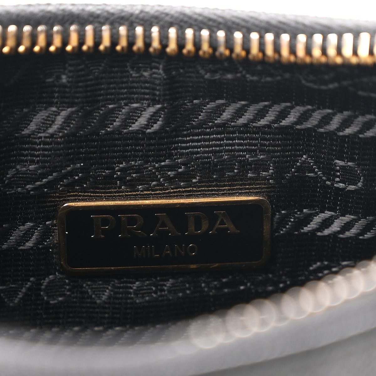 Saffiano Lux Re-Edition 2005 Shoulder Bag Black