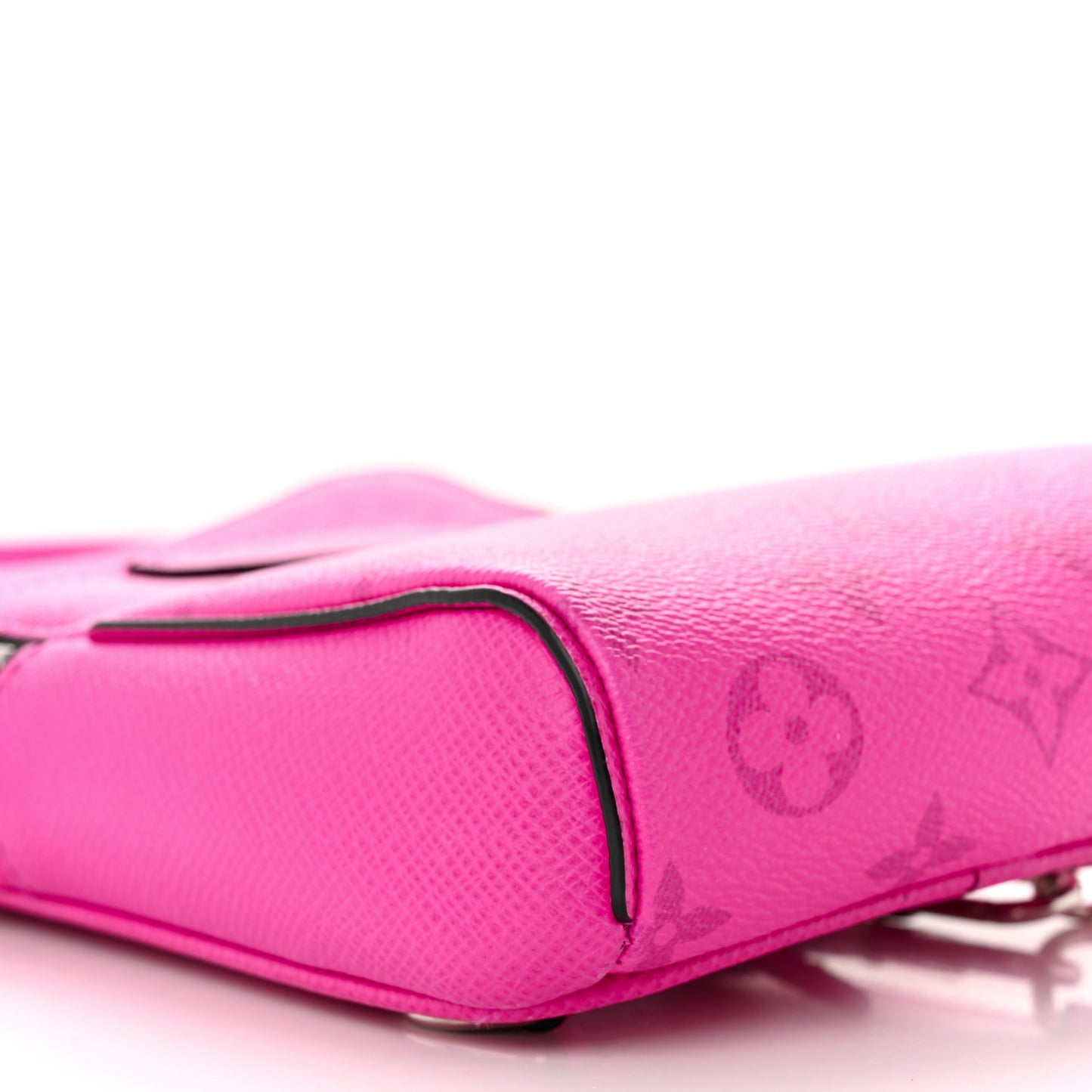 Taigarama Outdoor Slingbag Fuchsia