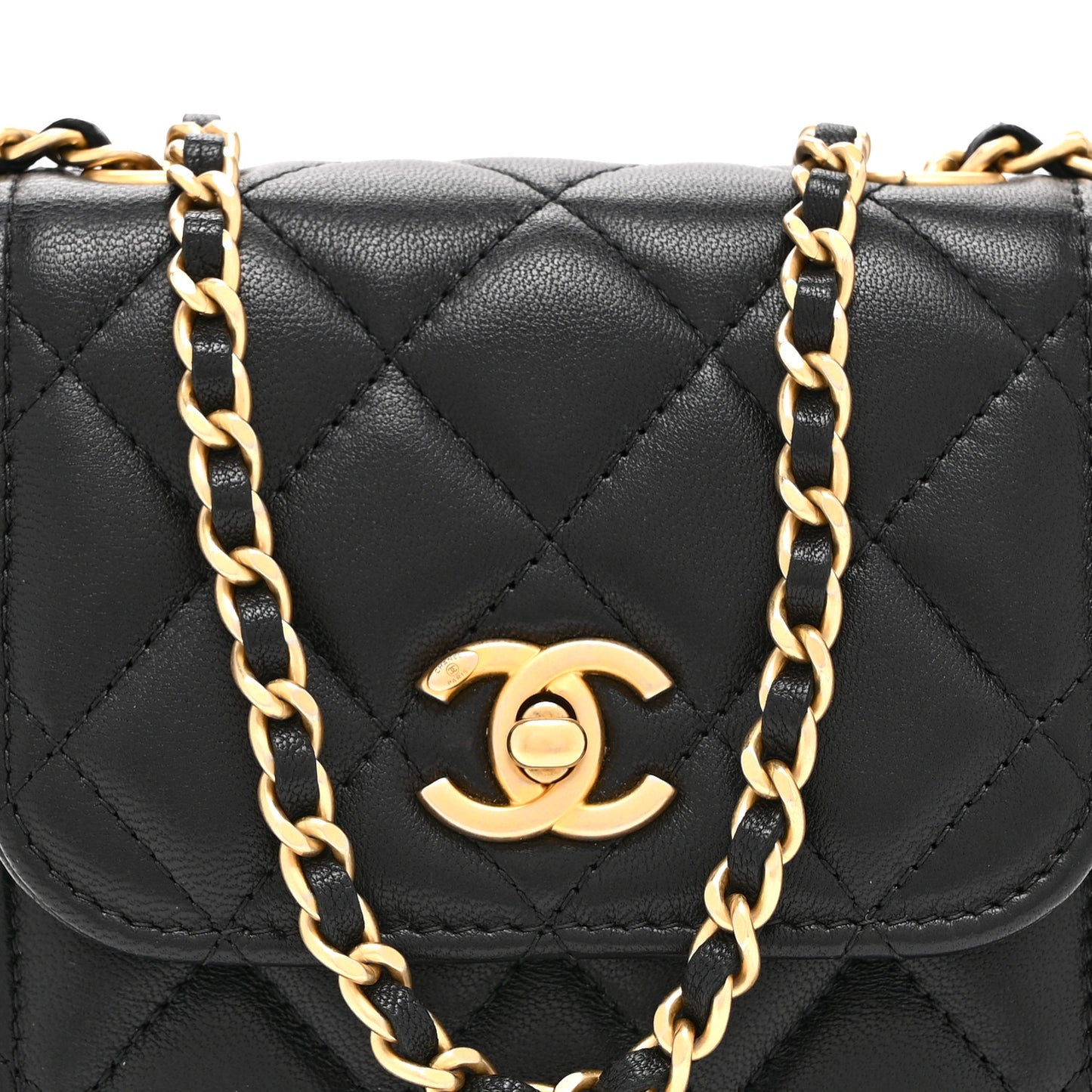 Lambskin Quilted Pearl Crush Phone Holder With Chain Black