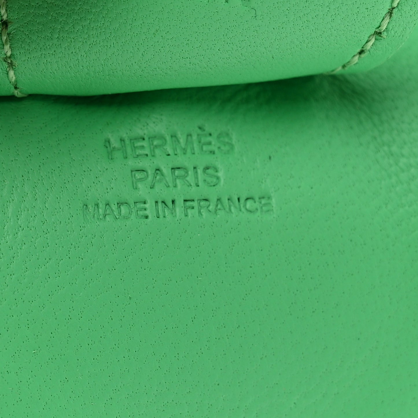 Milo Lambskin Grigri Rodeo Horse Bag Charm MM Vert Comics