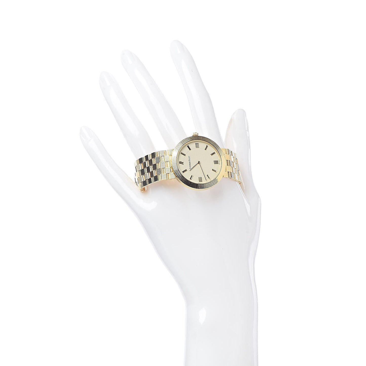 18K Yellow Gold 33mm Classic Clous de Paris Manual Winding Watch 15026BA.GG.1117BA.01