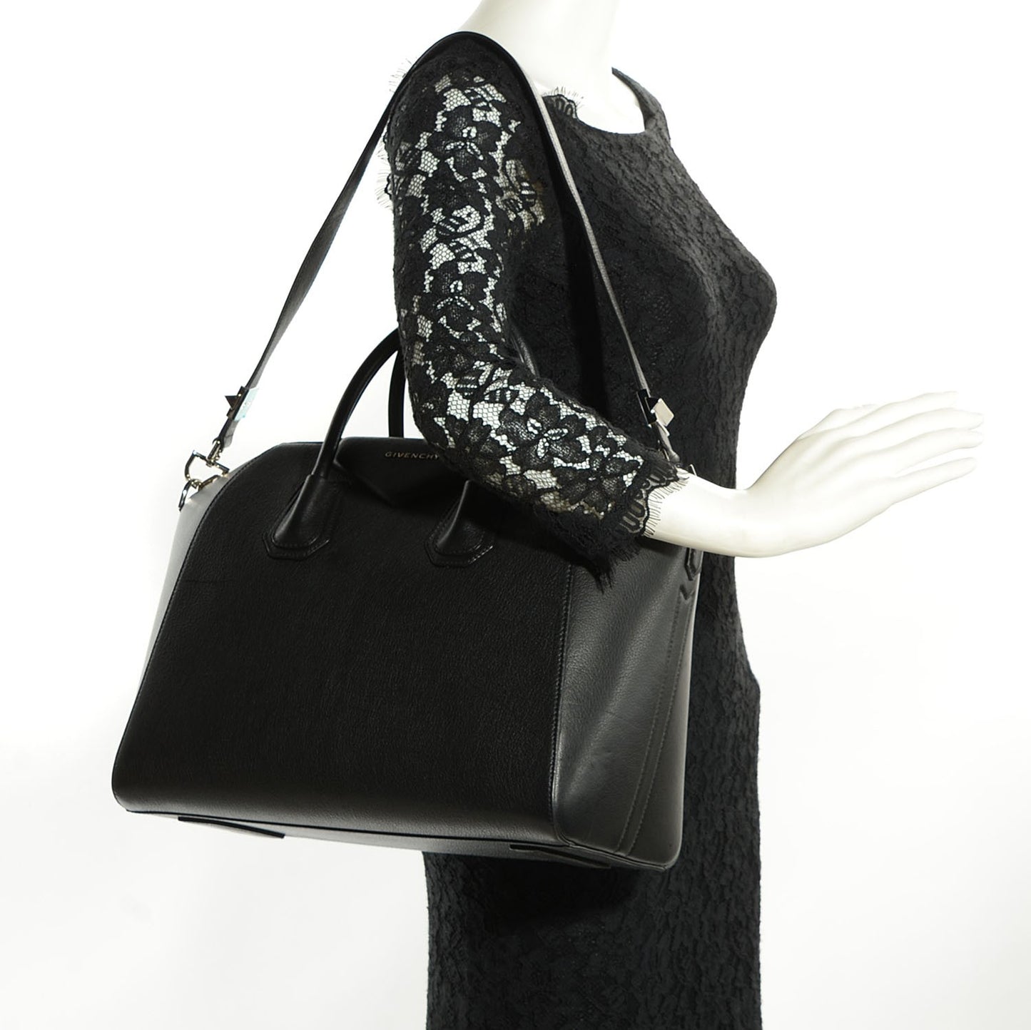 Sugar Goatskin Medium Antigona Black
