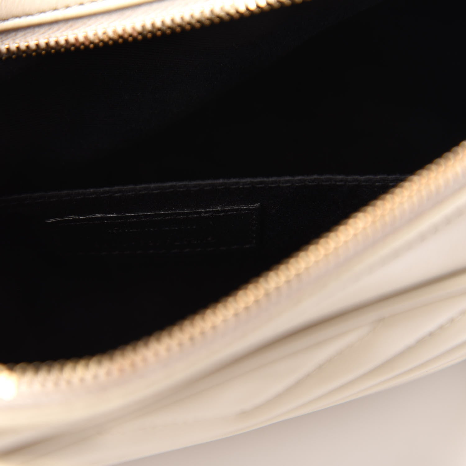 Saint Laurent Calfskin Matelasse Monogram Lou Camera Bag Blanc Vintage 9 of 11