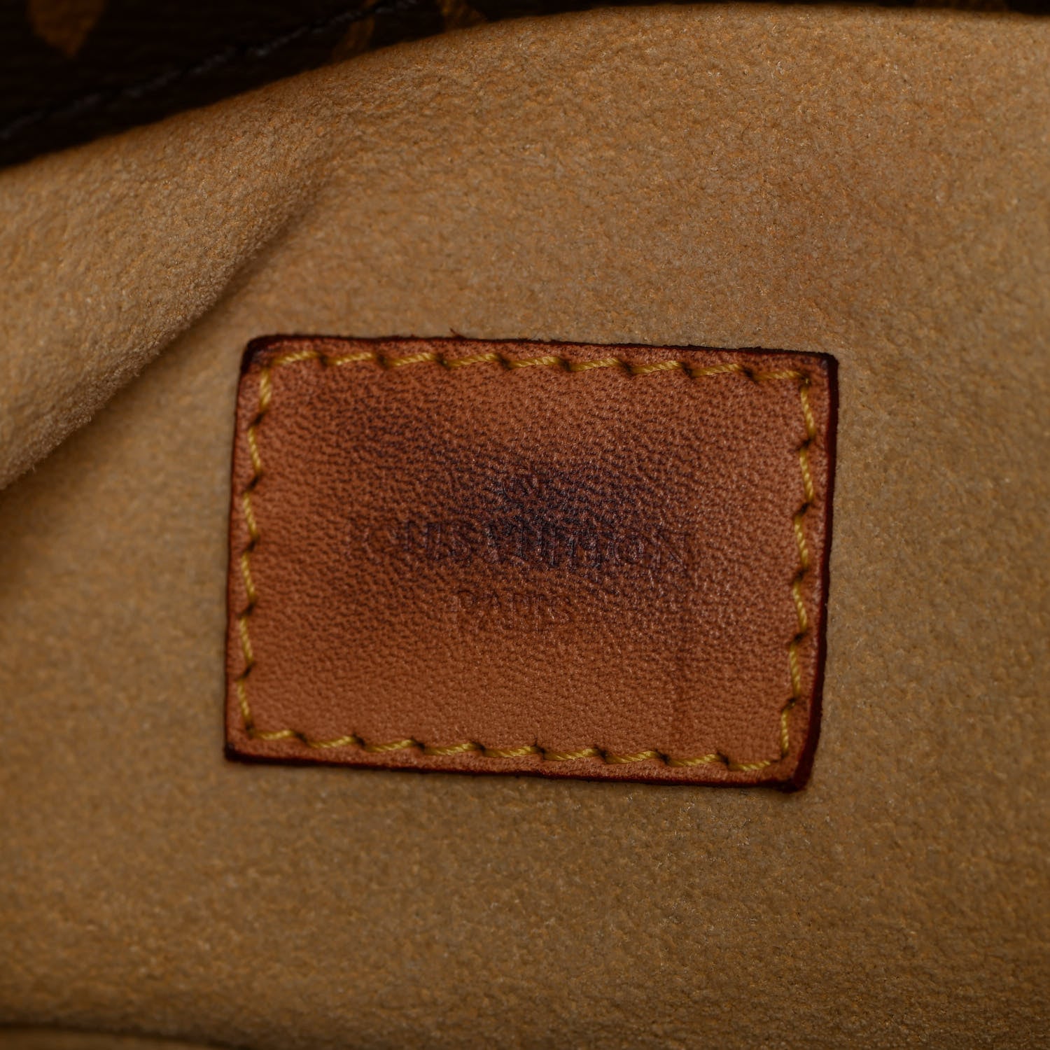 Louis Vuitton Monogram Artsy MM 6 of 13