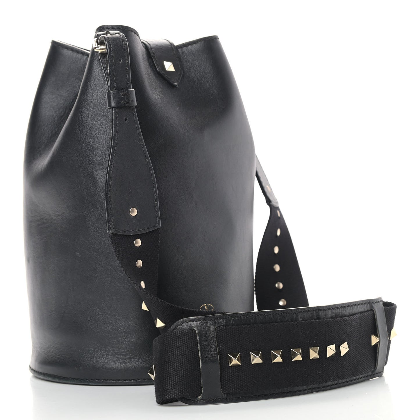 Vitello Rockstud Bucket Bag Black