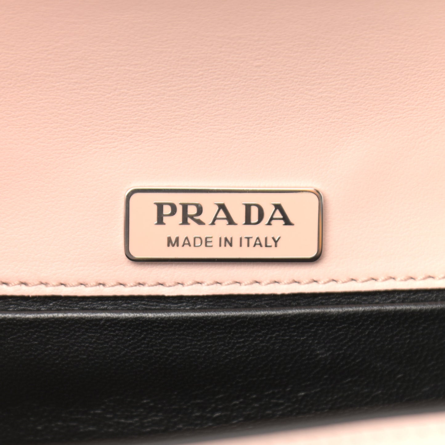Spazzolato Soft Calf Cahier Chain Wristlet Clutch Pesca