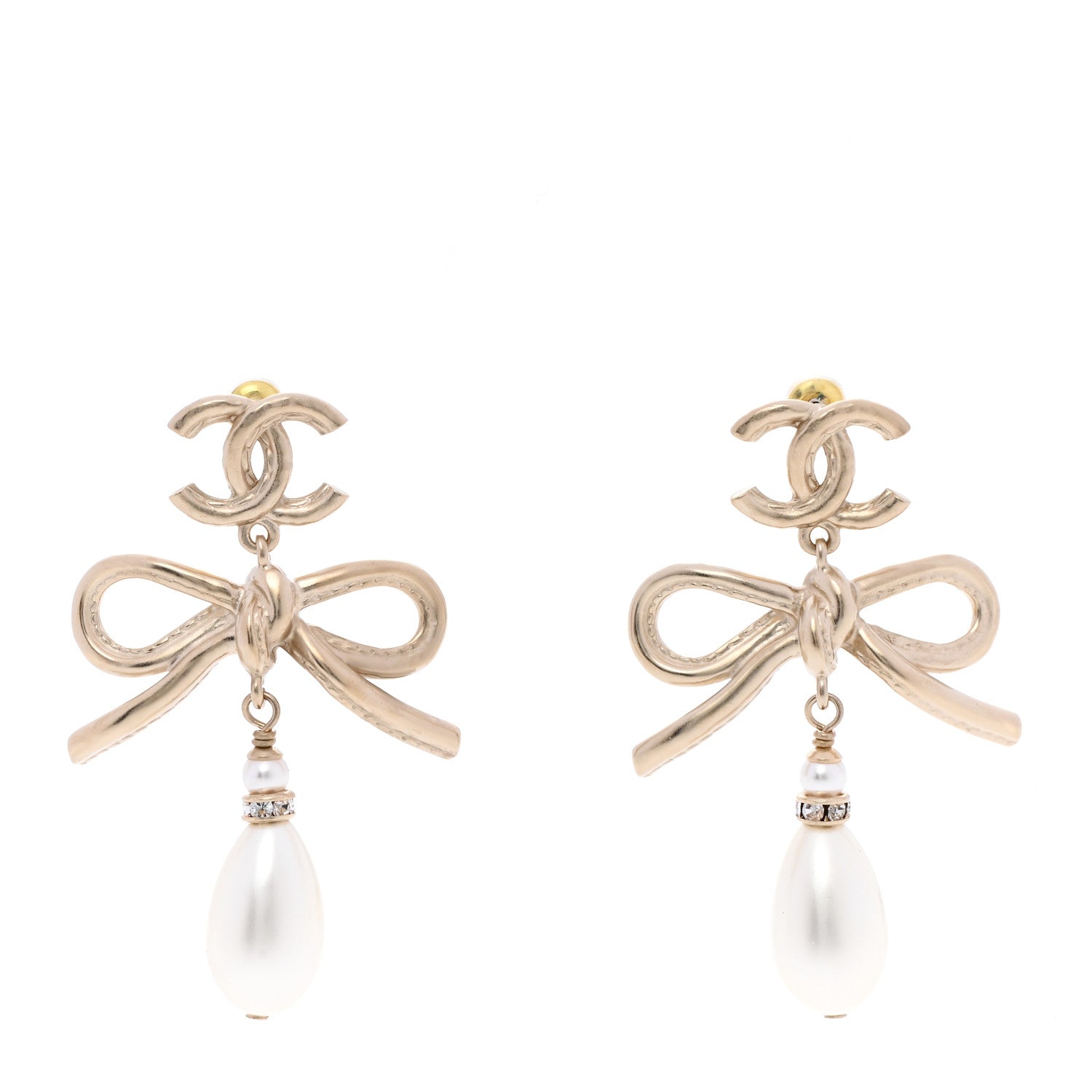 シャネルホリデー　エッシェンシャルケアセット Chanel Pearl Bow CC Drop Earrings Gold 992297 – FASHIONPHILE