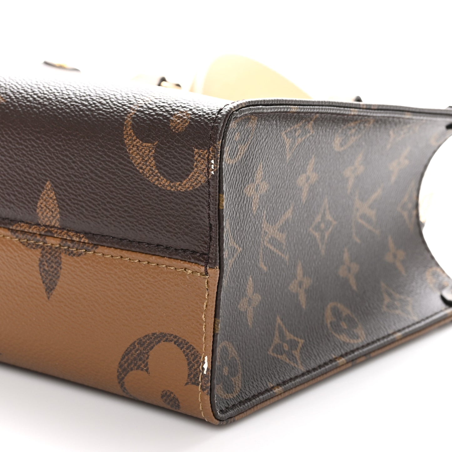 Reverse Monogram Giant Onthego PM