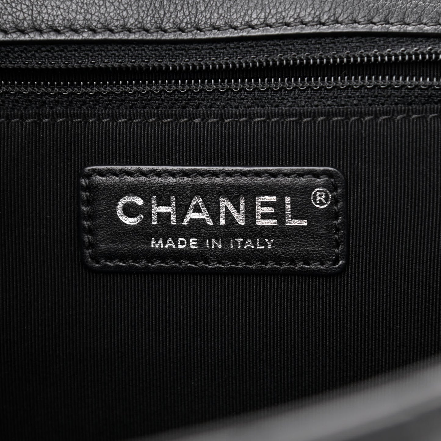 Calfskin Quilted Medium Frame in Chain Flap Black