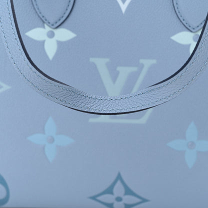 Louis Vuitton Empreinte Monogram Giant By The Pool Onthego MM Summer Blue 10 of 10