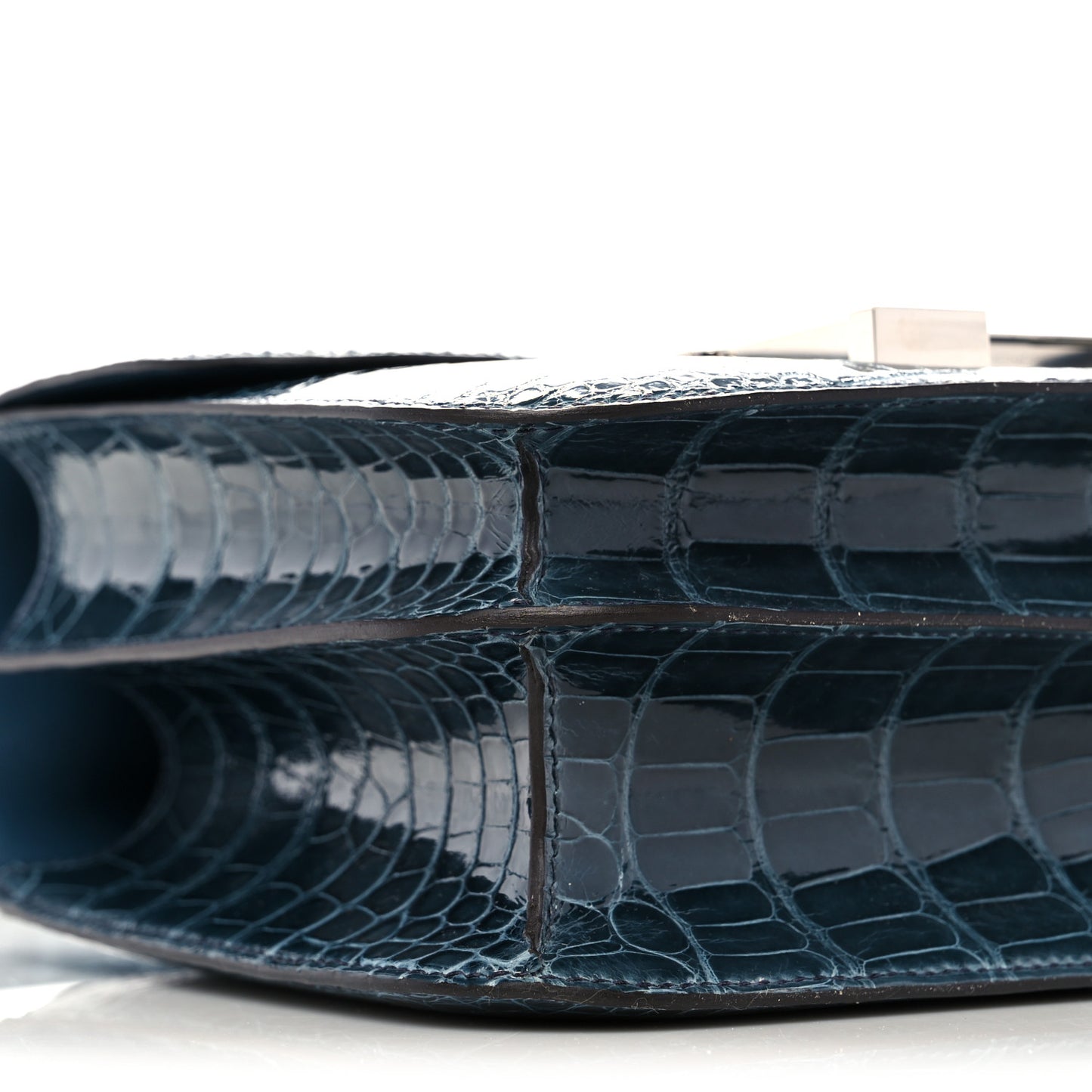 Shiny Alligator Constance 24 Bleu Paon