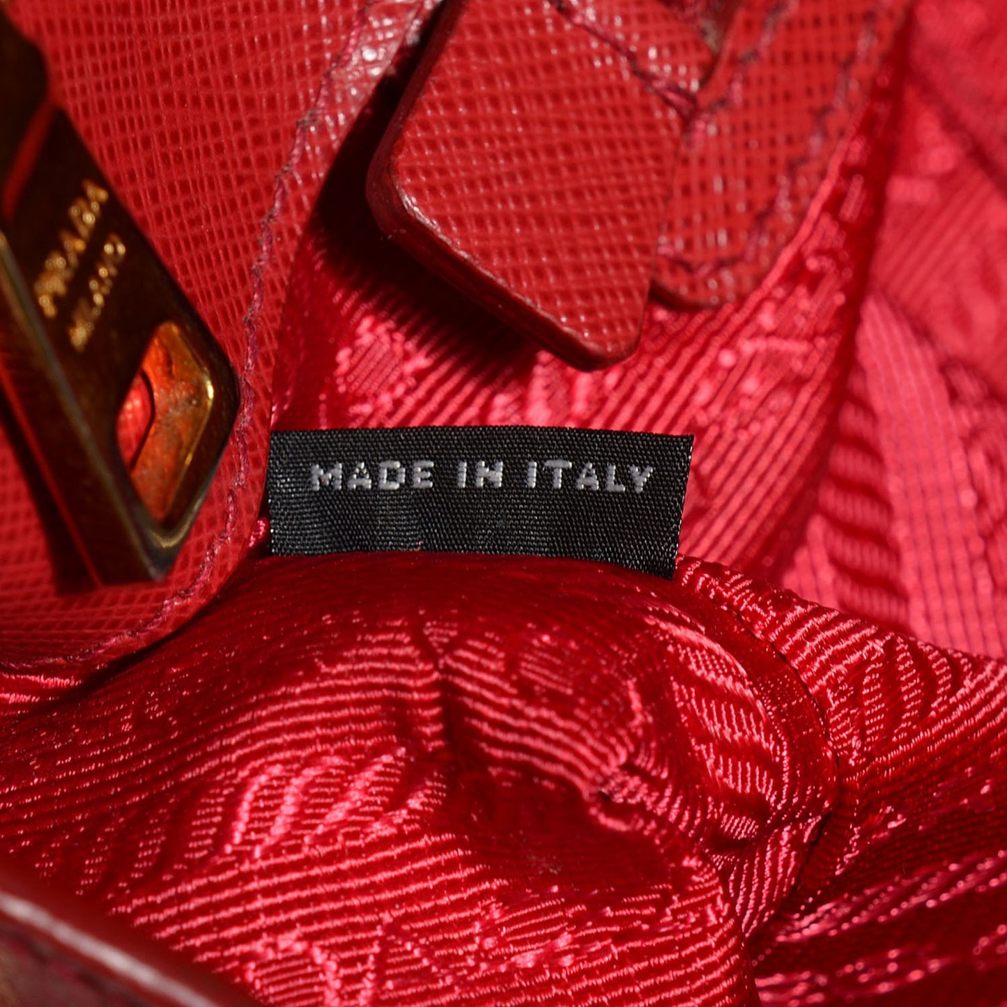 Saffiano Large Galleria Double Zip Tote Fuoco
