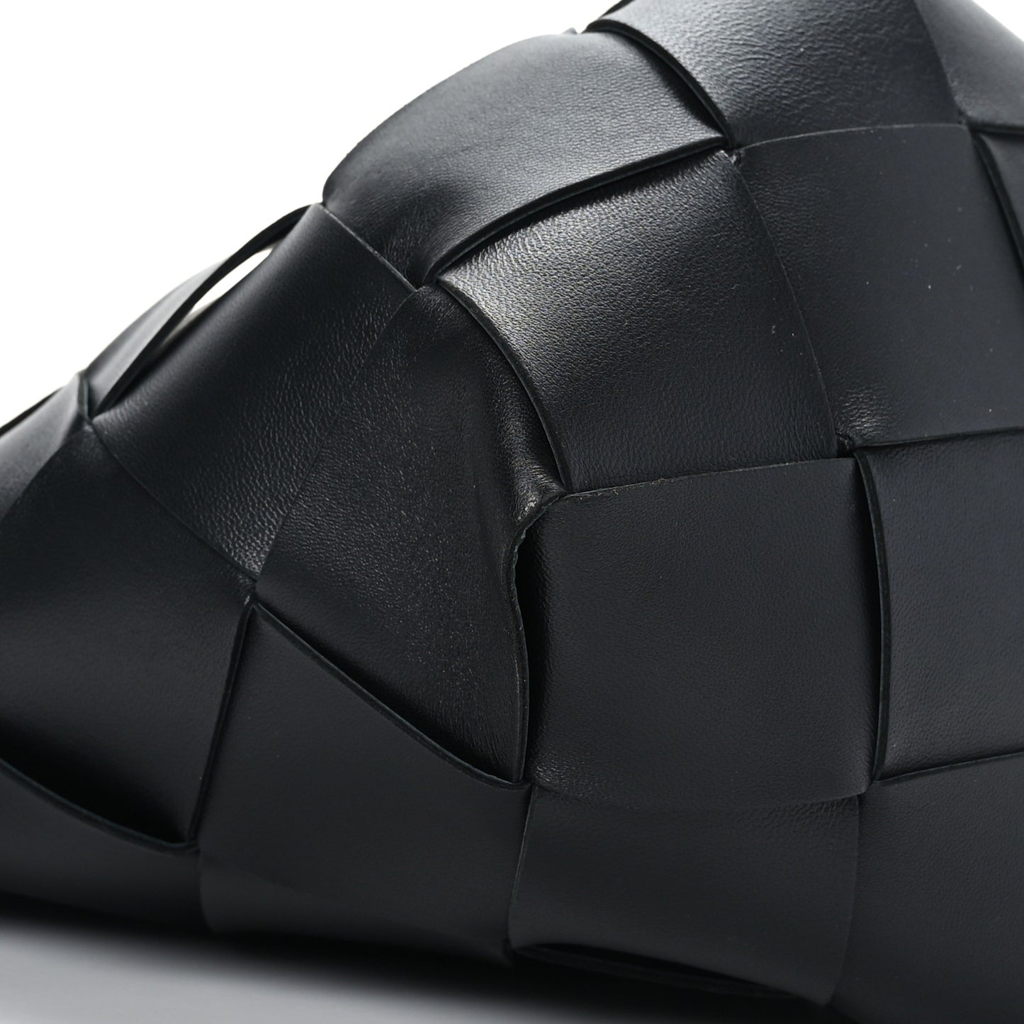 Nappa Maxi Intrecciato Clasp Bucket Bag Black