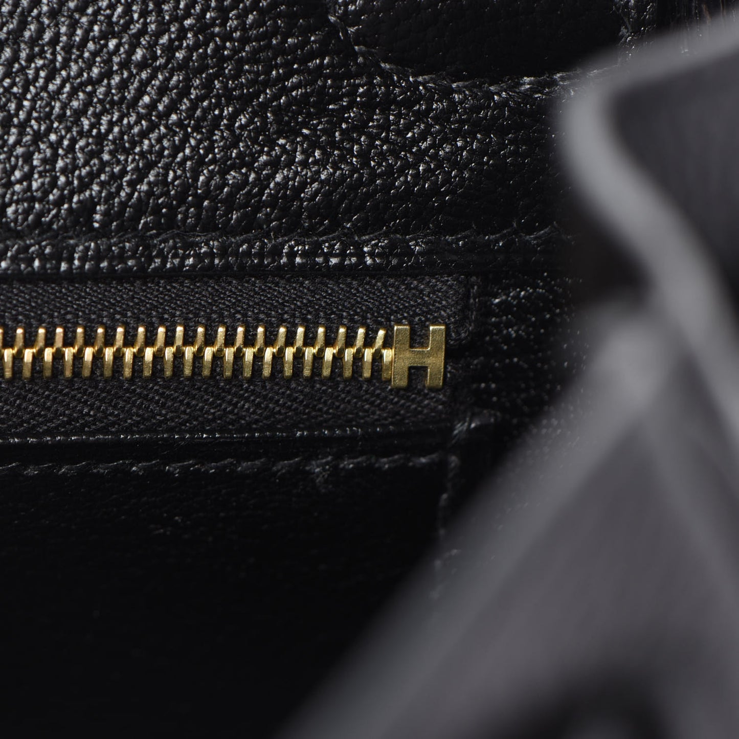 Togo Shiny Niloticus Crocodile Birkin Touch 25 Black