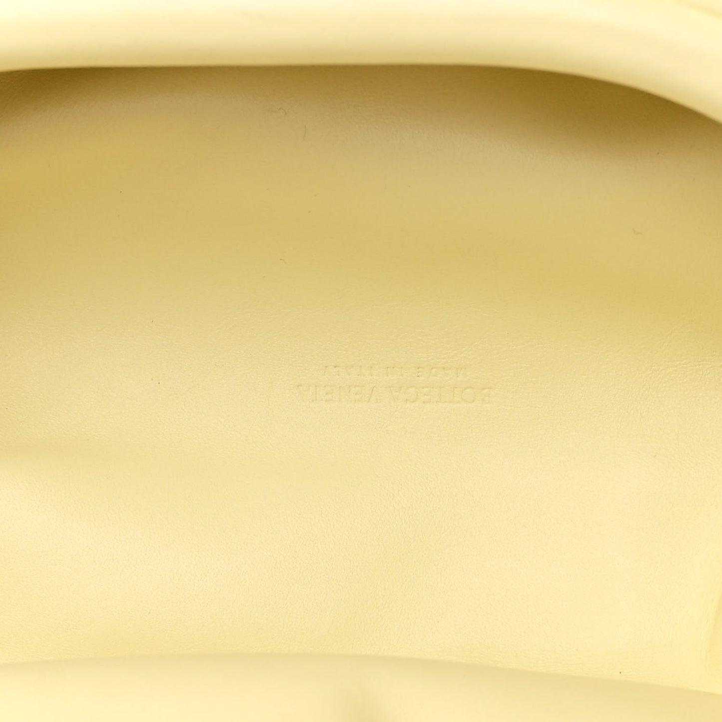 Nappa The Belt Chain Pouch Ice Cream