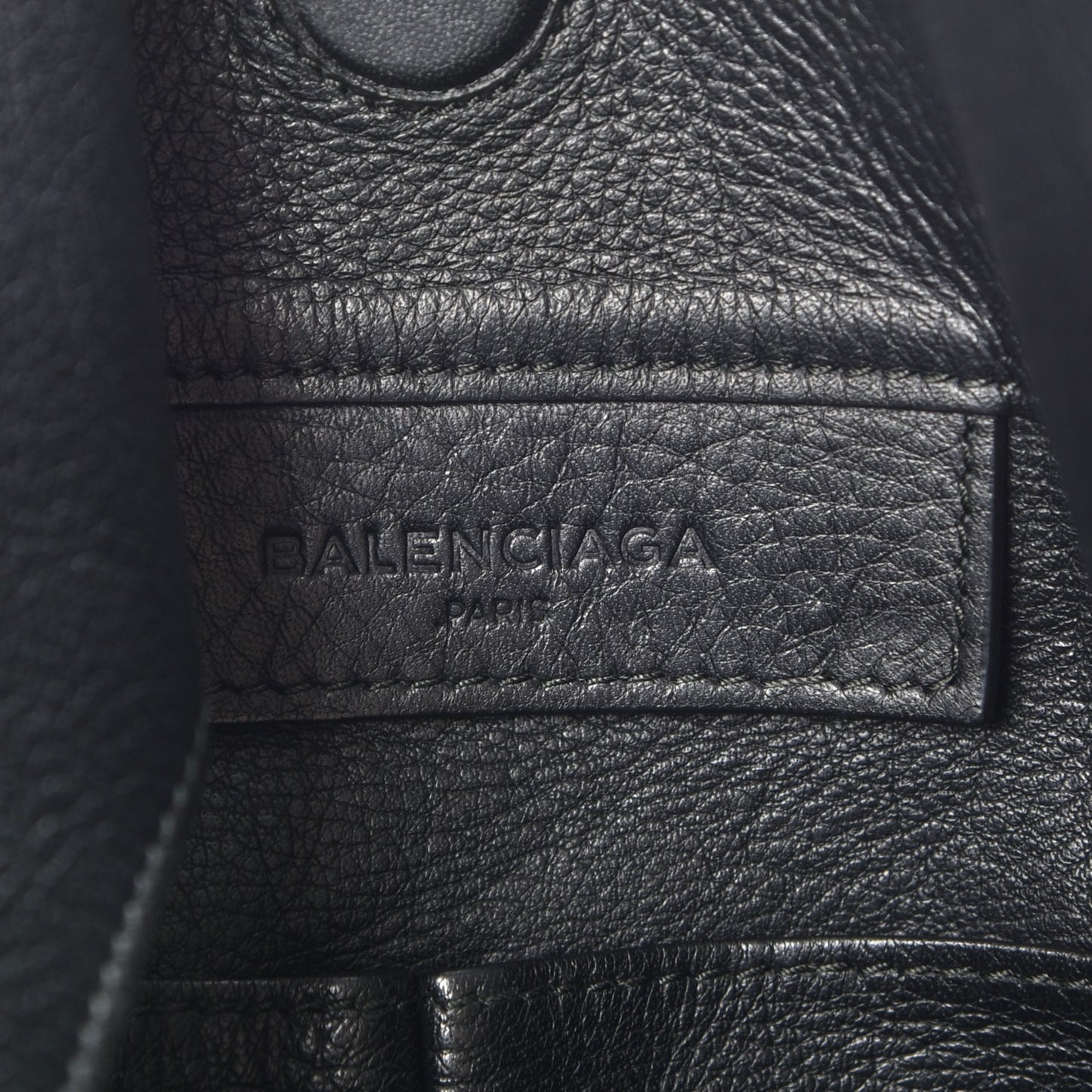 Veau Papier Classic Hardware Drop Bucket Bag Nero Black
