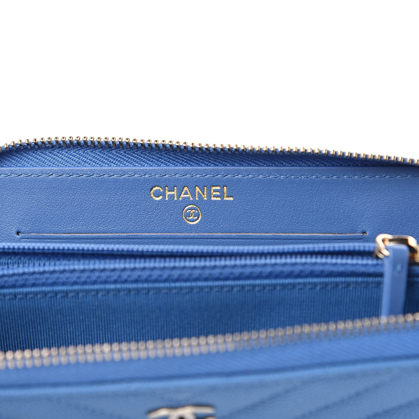 Caviar Chevron Quilted Small Zip Around Wallet Blue
