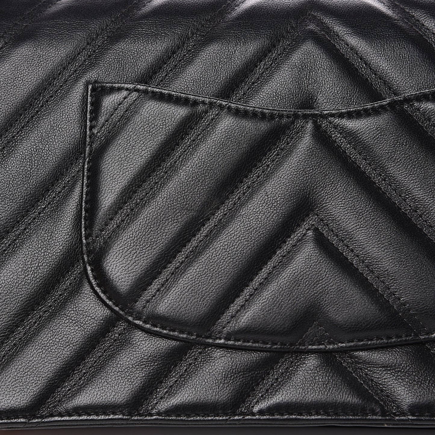 Lambskin Chevron Quilted Flap Black