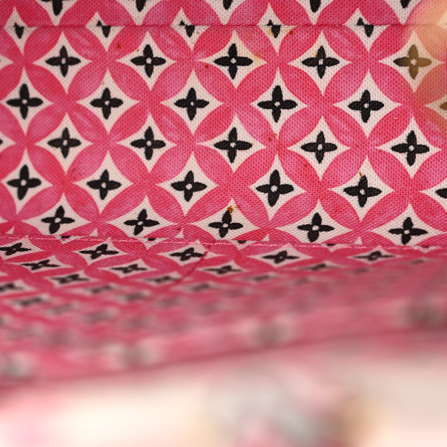 Louis Vuitton Monogram Giant By The Pool 2.0 Onthego PM Pink 13 of 17