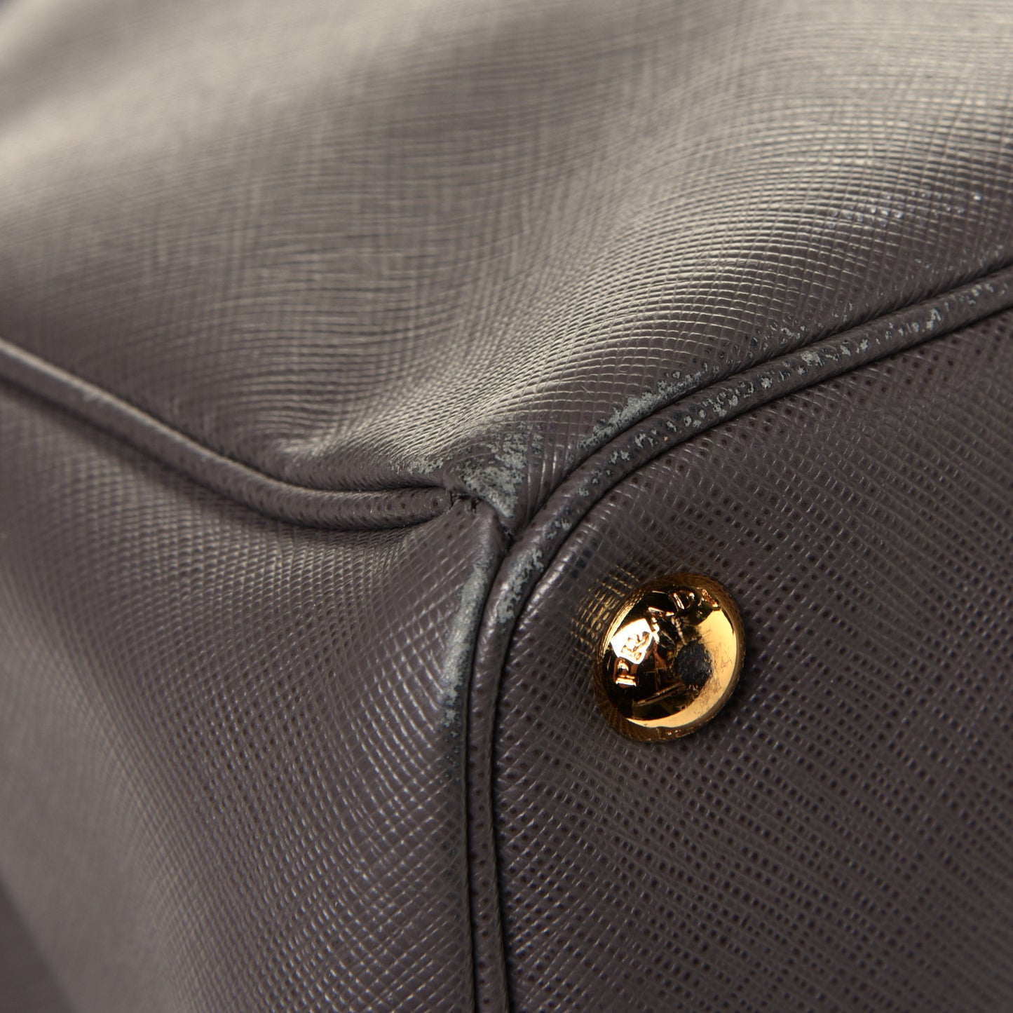 Saffiano Lux Large Galleria Double Zip Tote Grafite
