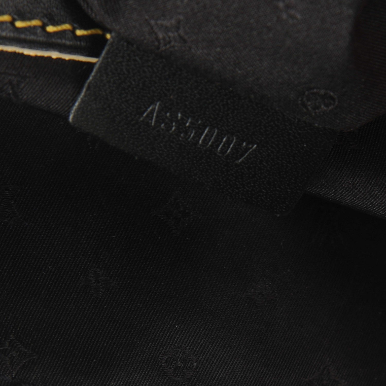 Louis Vuitton Suhali Lockit MM Black 7 of 7