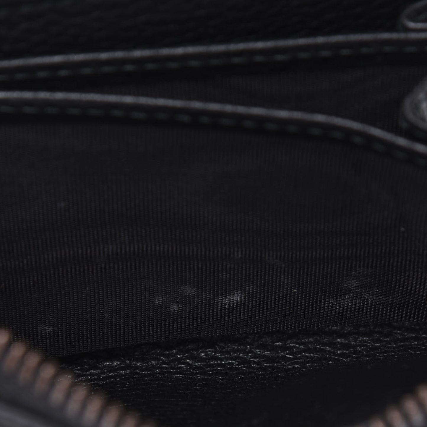 Calfskin Logo Zip Around Card Case Black